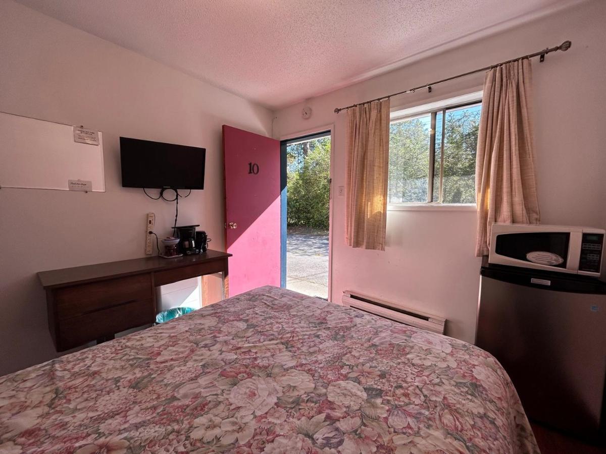 Dolphin Motel Tofino Extérieur photo